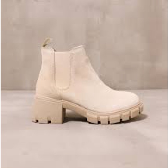 Steve Madden Shoes - Steve Madden Howler Chelsea Bootie